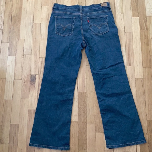 Levi’s Perfectly Slimming Boot Cut 512 Jeans - Picture 3 of 10